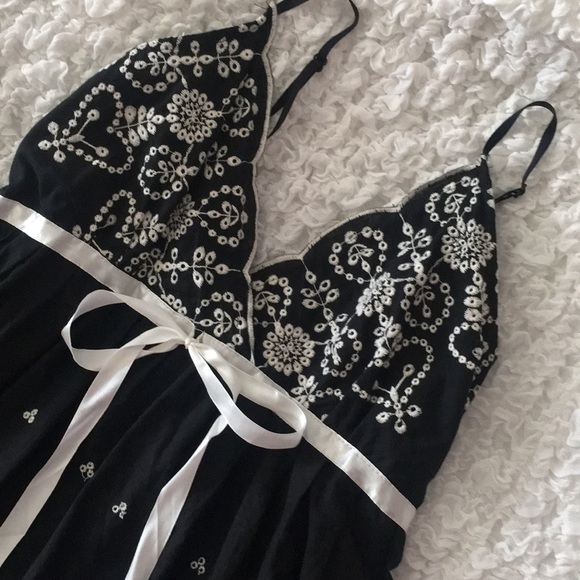 Summer Eyelet Dress - Picture 4 of 11